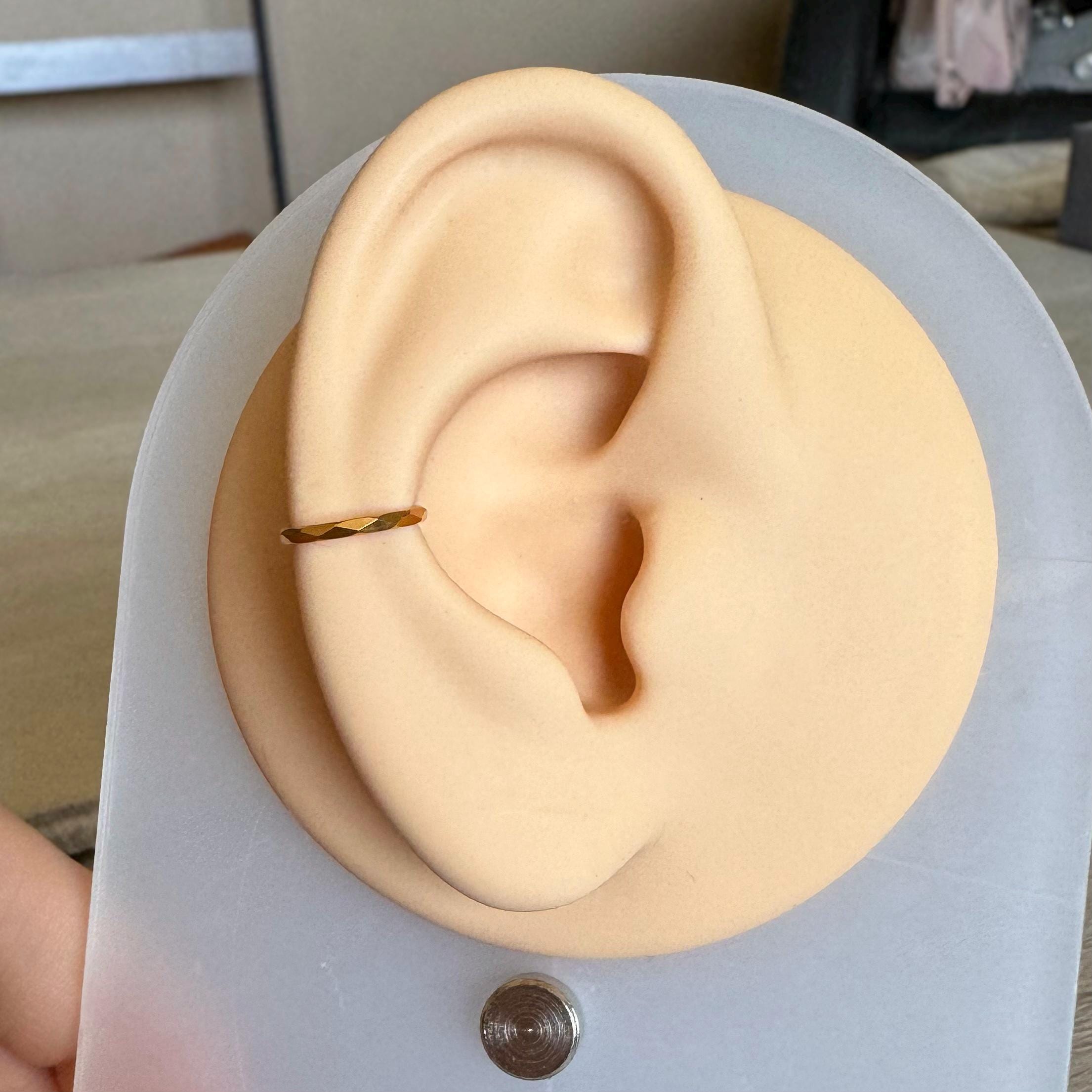 Eclat Minimal Conch Earring-Cartilage Earring-Elara Body Jewelry