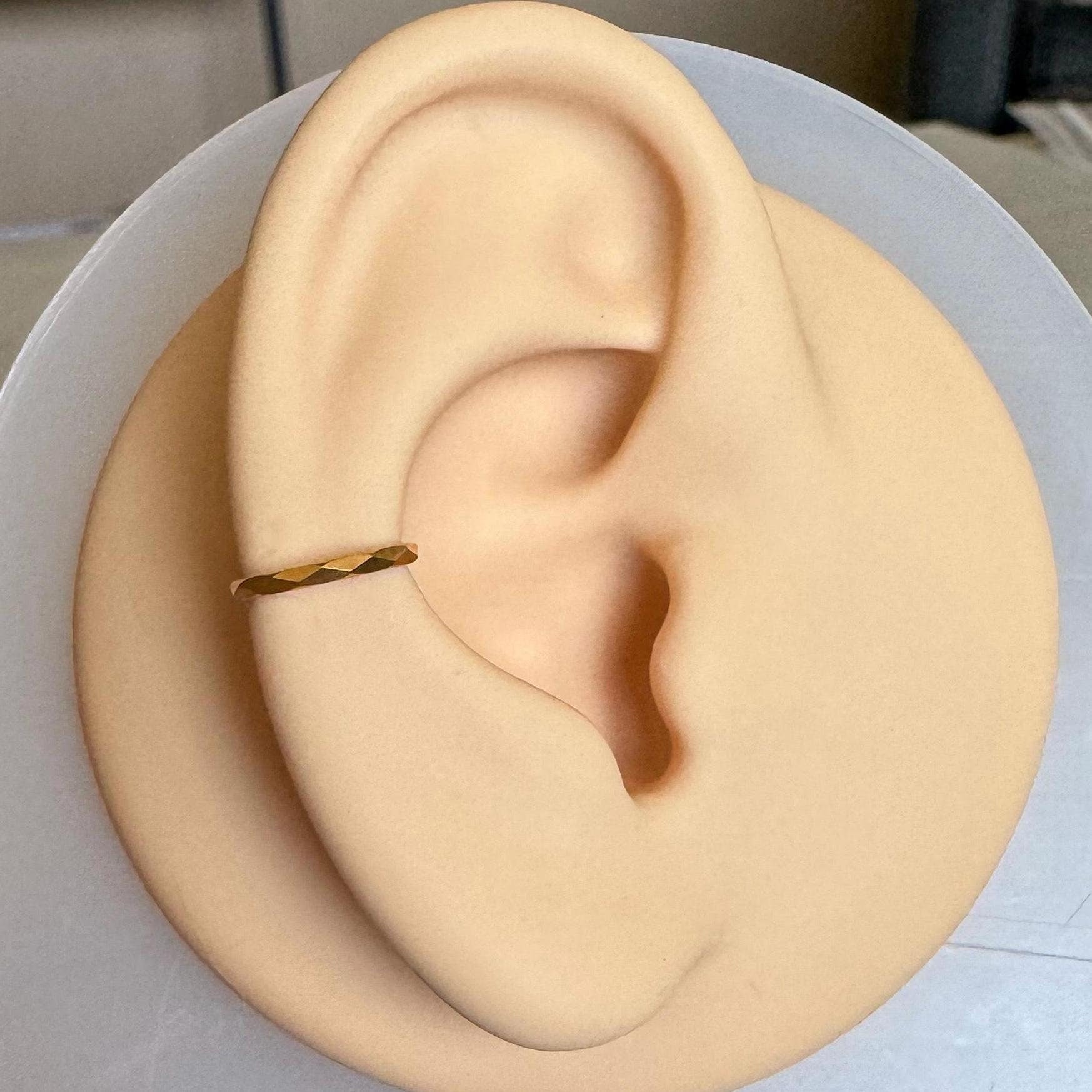 Eclat Minimal Conch Earring-Cartilage Earring-Elara Body Jewelry