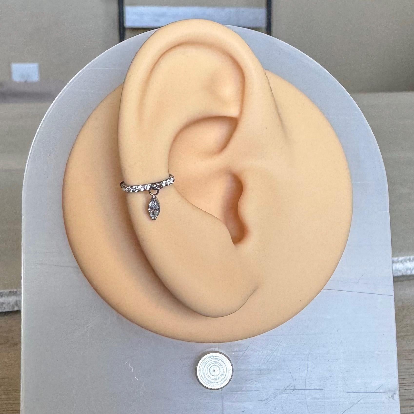 Lueur Solitaire Conch Earring-Cartilage Earring-Elara Body Jewelry