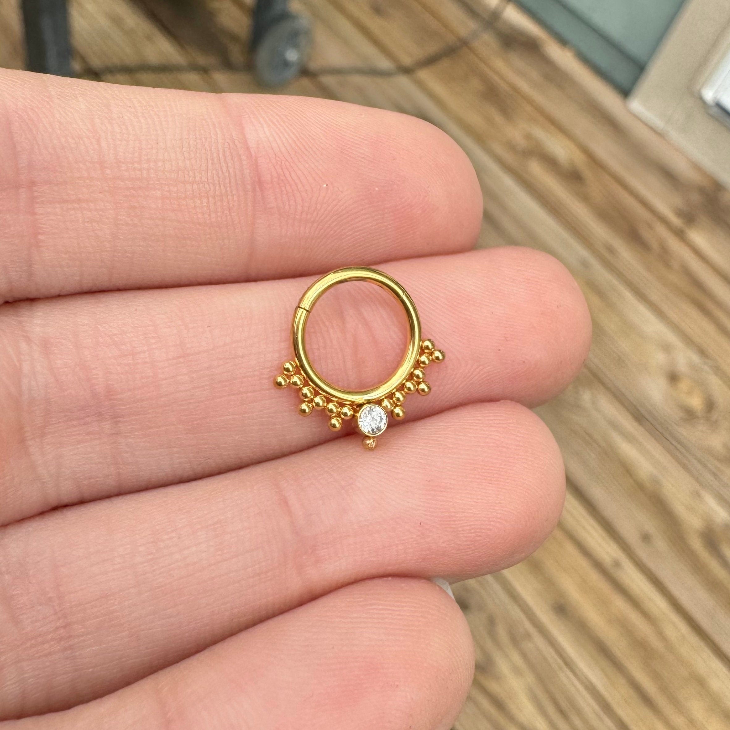 Lueur Solitaire Daith Earring-Daith Earring-Gold-Elara Body Jewelry