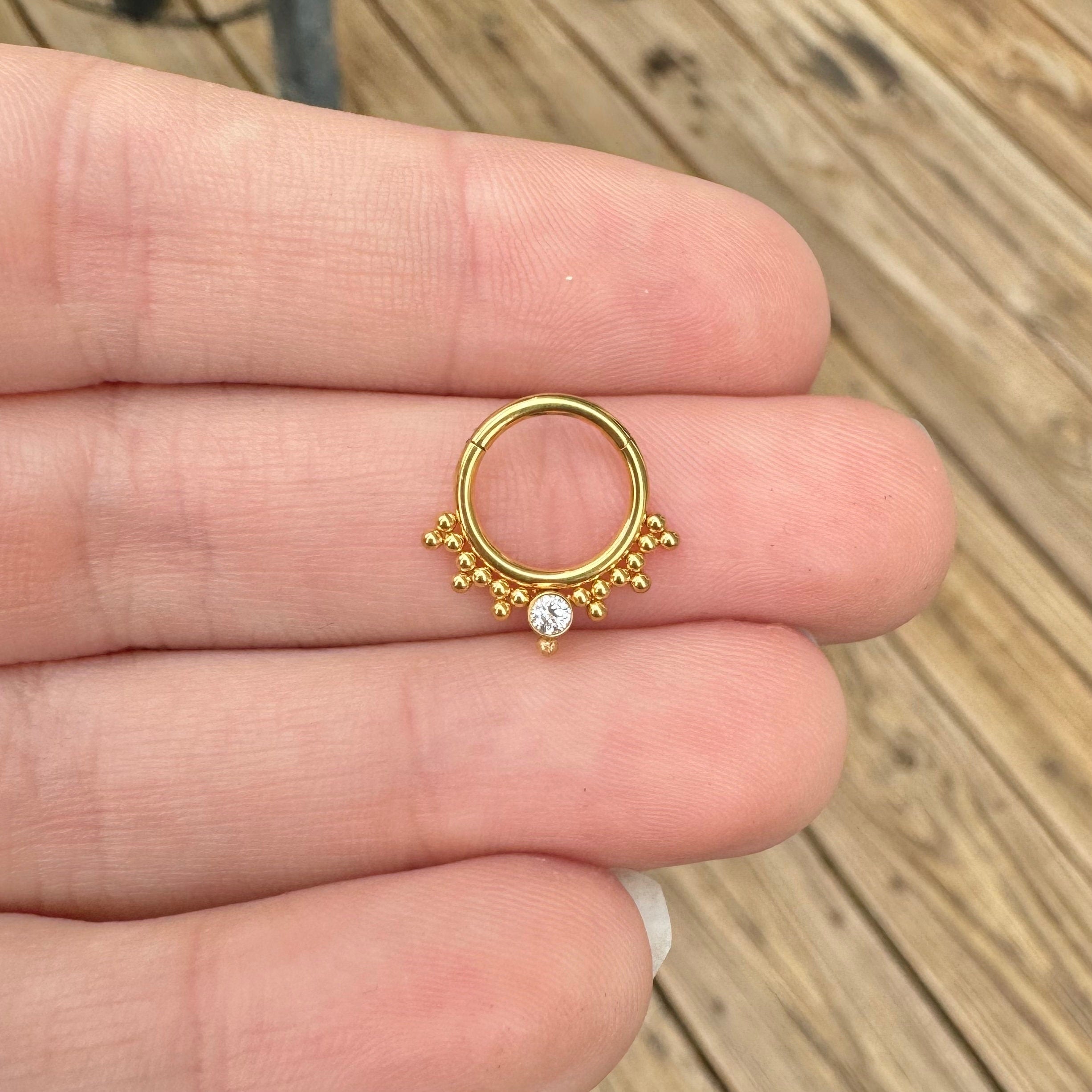 Lueur Solitaire Daith Earring-Daith Earring-Elara Body Jewelry