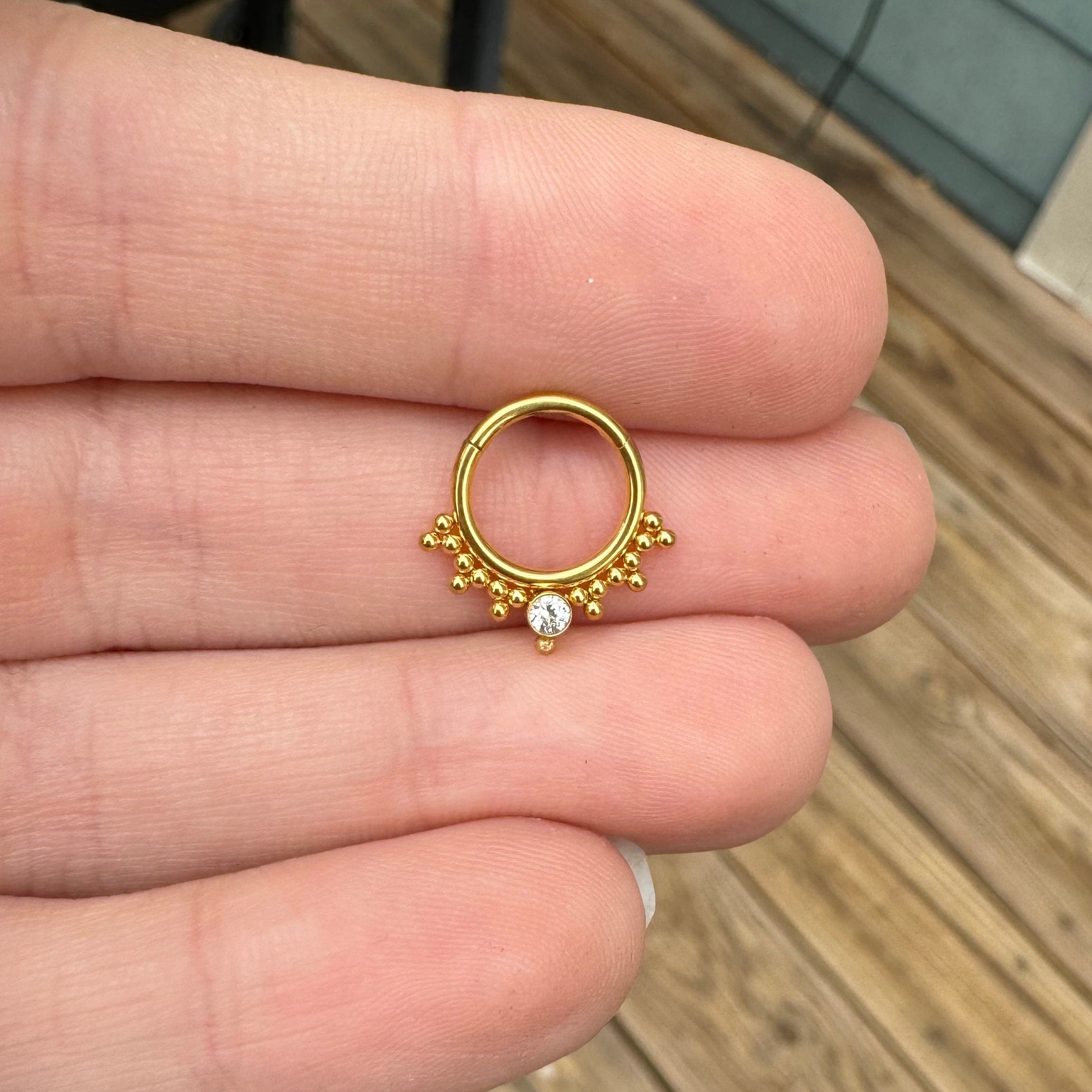 Lueur Solitaire Daith Earring-Daith Earring-Elara Body Jewelry