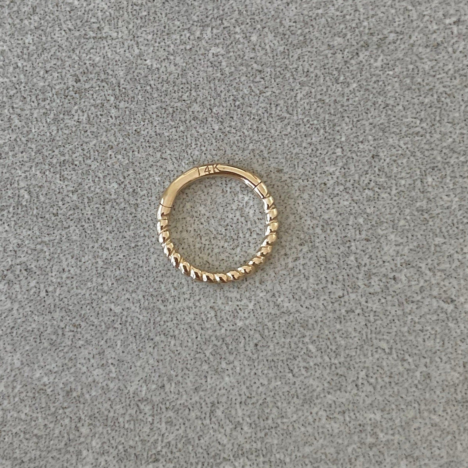 Aralyth Solid Gold Cartilage Earring-Cartilage Earring-Elara Body Jewelry