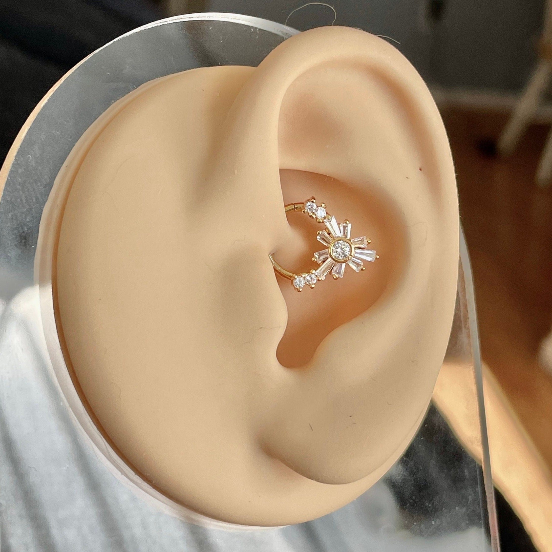 Fleure Lume Daith Earring-Daith Earring-8mm Diameter-Gold-Elara Body Jewelry