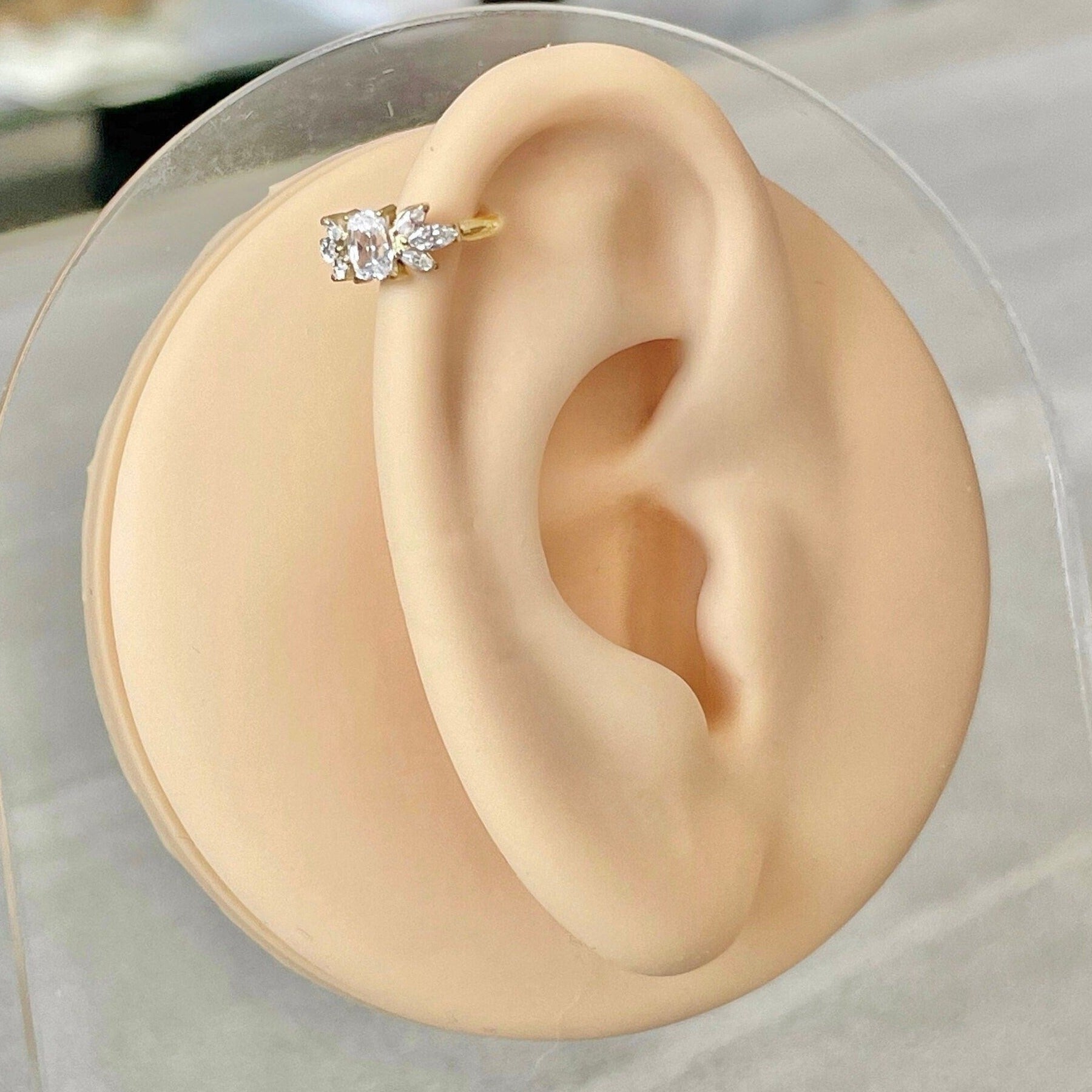 Isolde’s Glow Helix Earring-Segmented Hoop Clicker-Gold-8mm Inner Diameter-Elara Body Jewelry