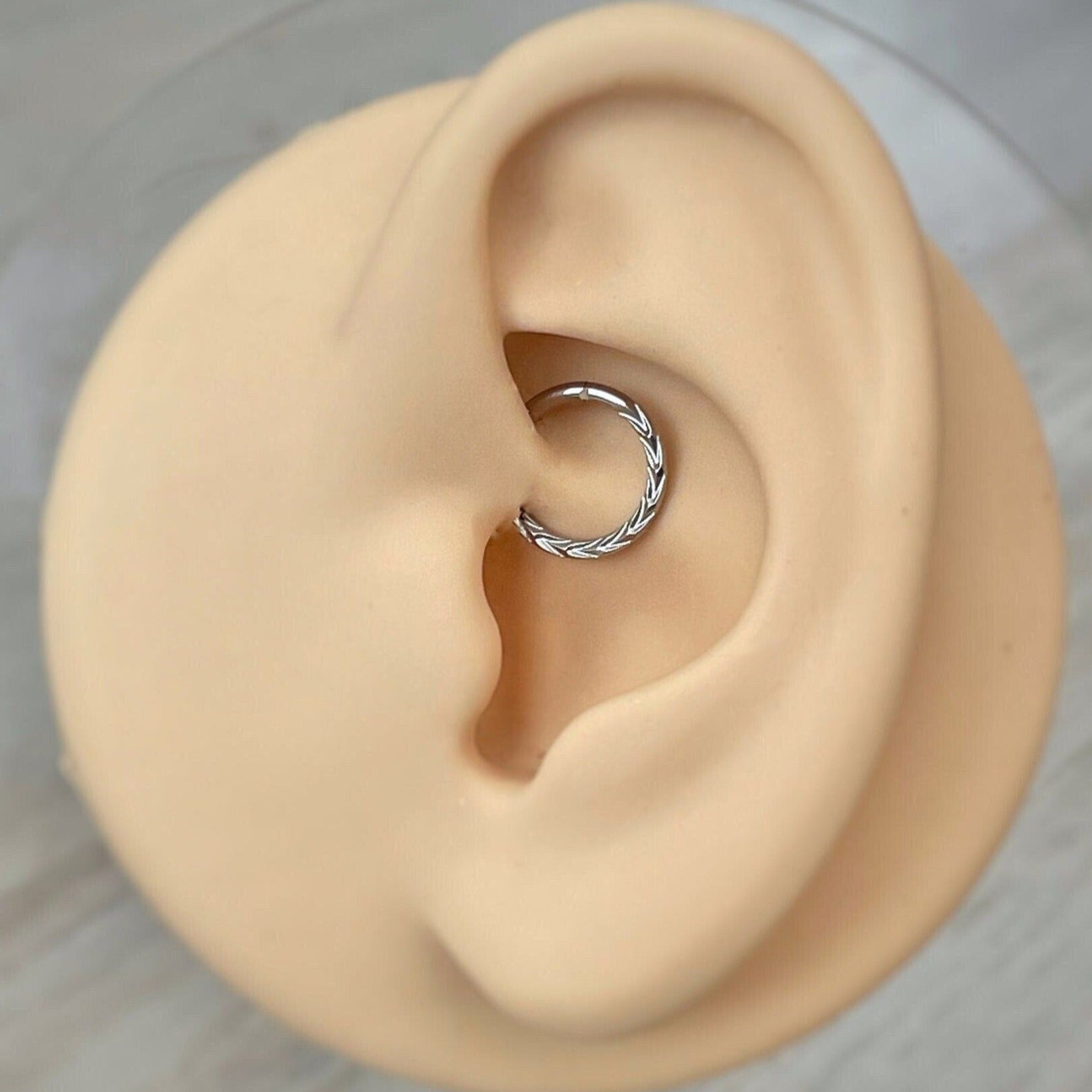 Le Minimaliste Daith Earring-Daith Earring-Silver-6mm-Elara Body Jewelry