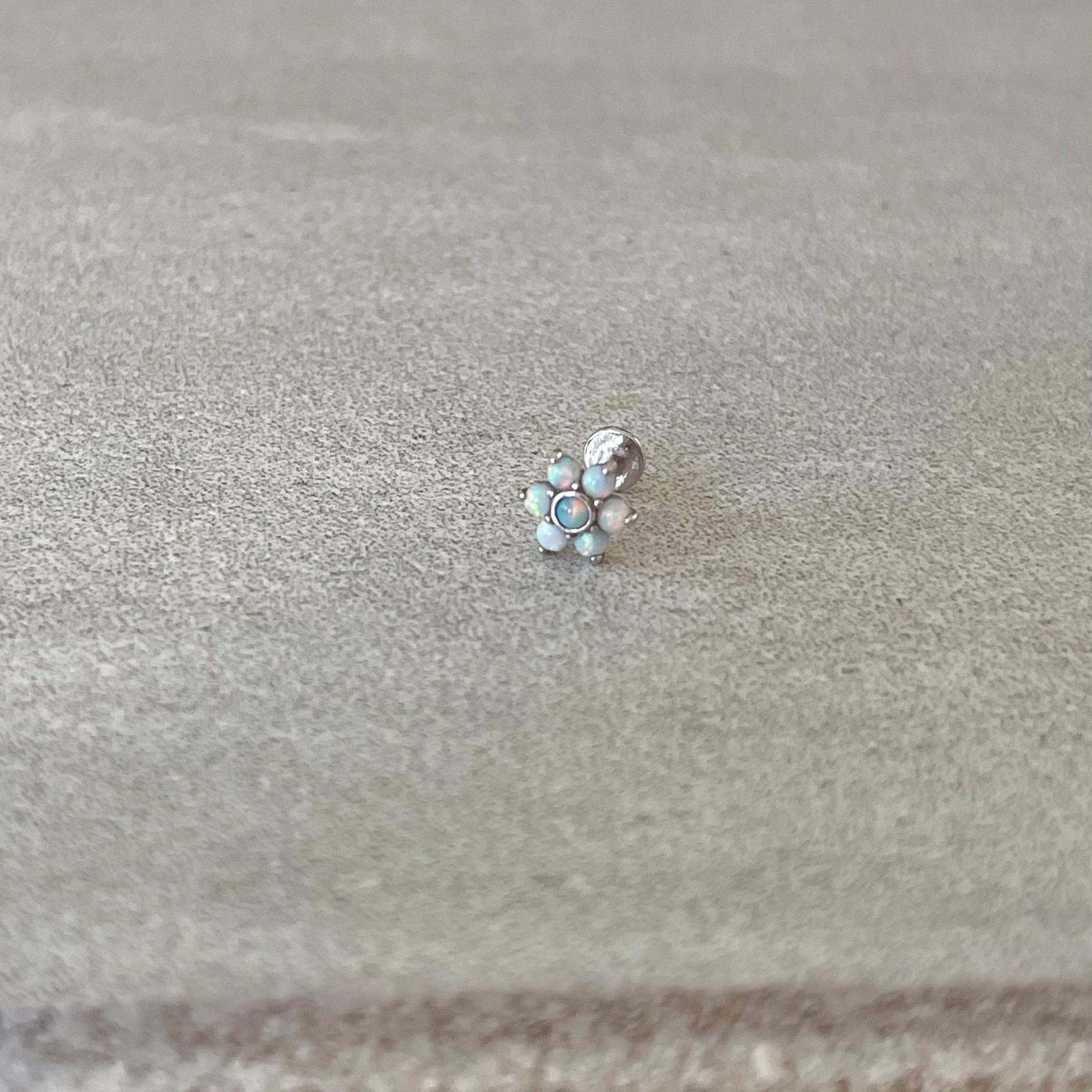 Luneda Bloom Solid Gold Flat Back Stud-Cartilage Earring-Elara Body Jewelry