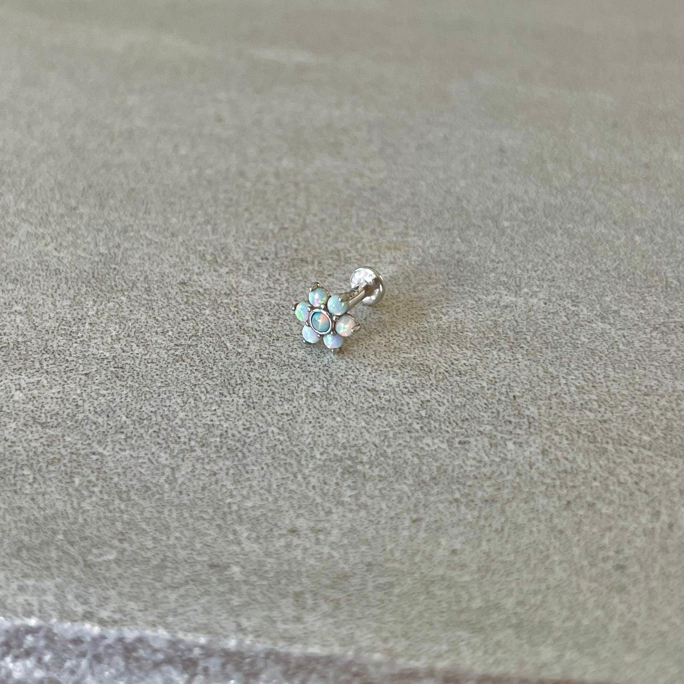 Luneda Bloom Solid Gold Flat Back Stud-Cartilage Earring-Elara Body Jewelry