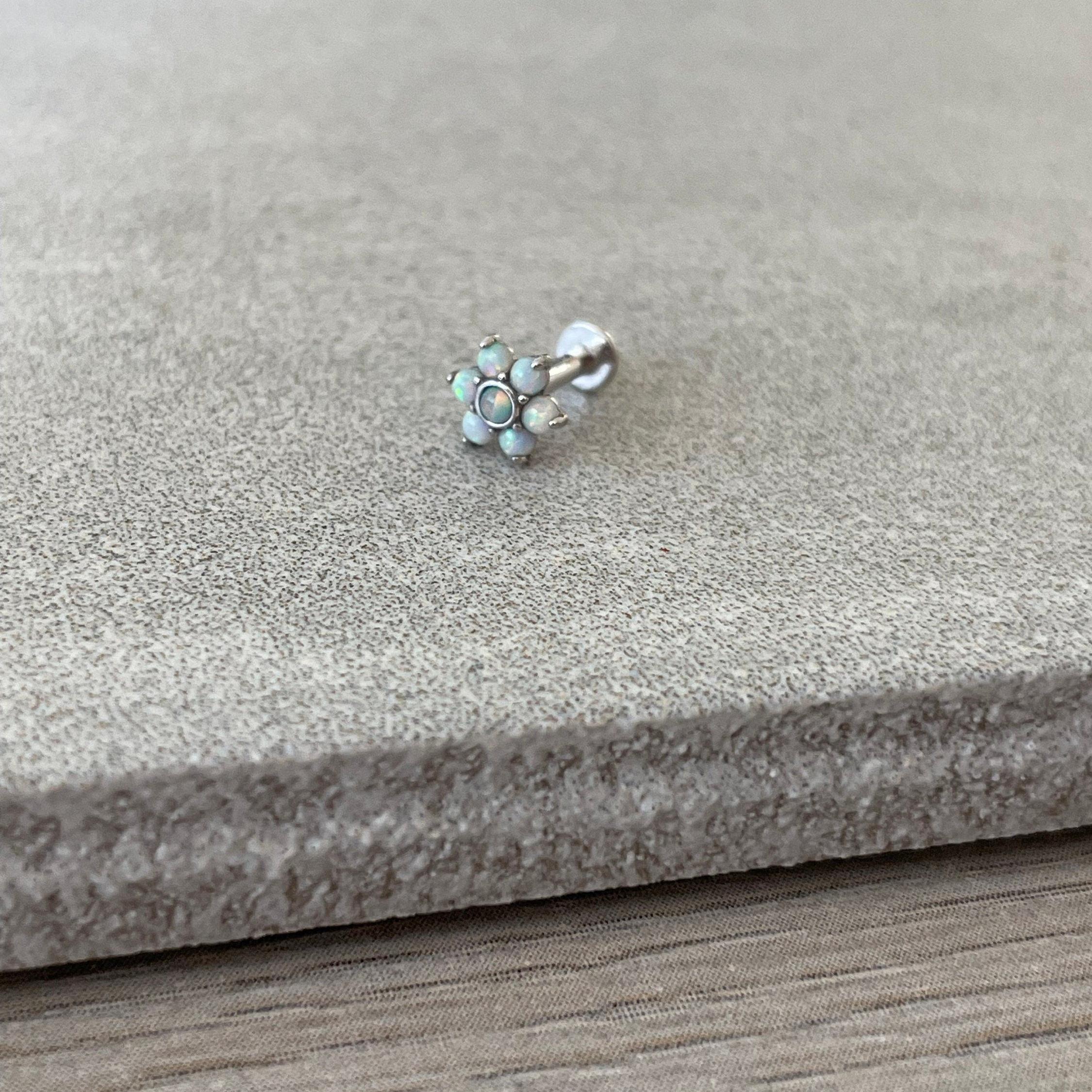 Luneda Bloom Solid Gold Flat Back Stud-Cartilage Earring-Elara Body Jewelry