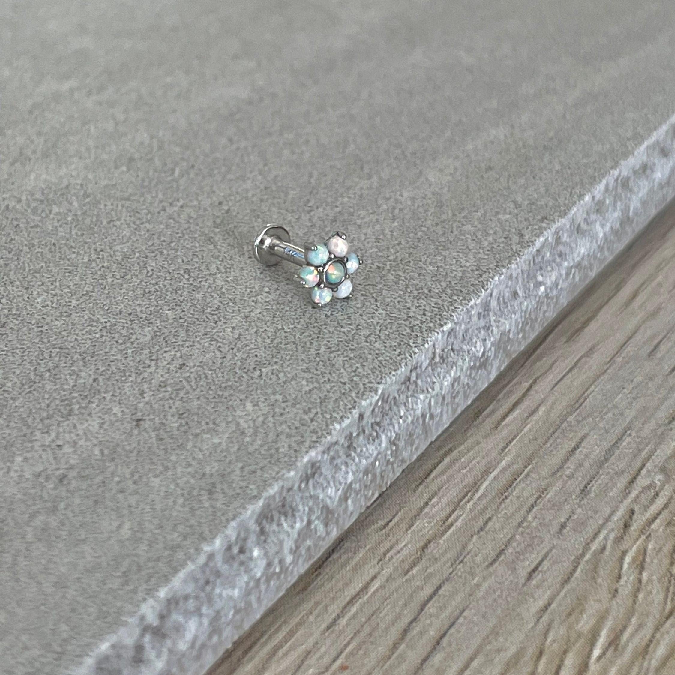 Luneda Bloom Solid Gold Flat Back Stud-Cartilage Earring-Elara Body Jewelry