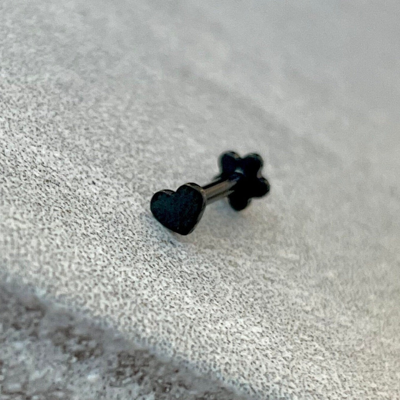 Luneda Heart Flat Back Stud-Cartilage Earring-Black-Elara Body Jewelry