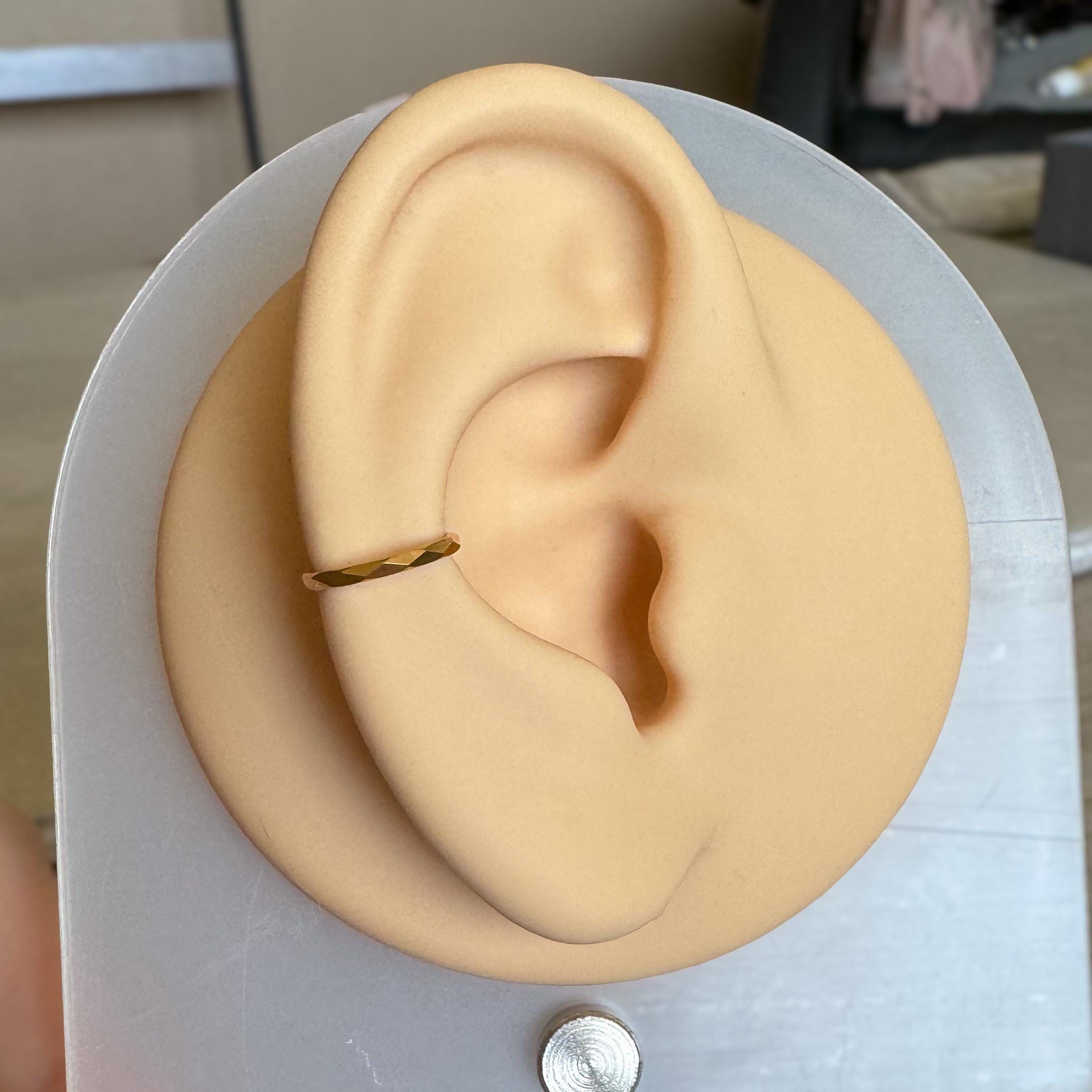 Eclat Minimal Conch Earring-Cartilage Earring-Elara Body Jewelry
