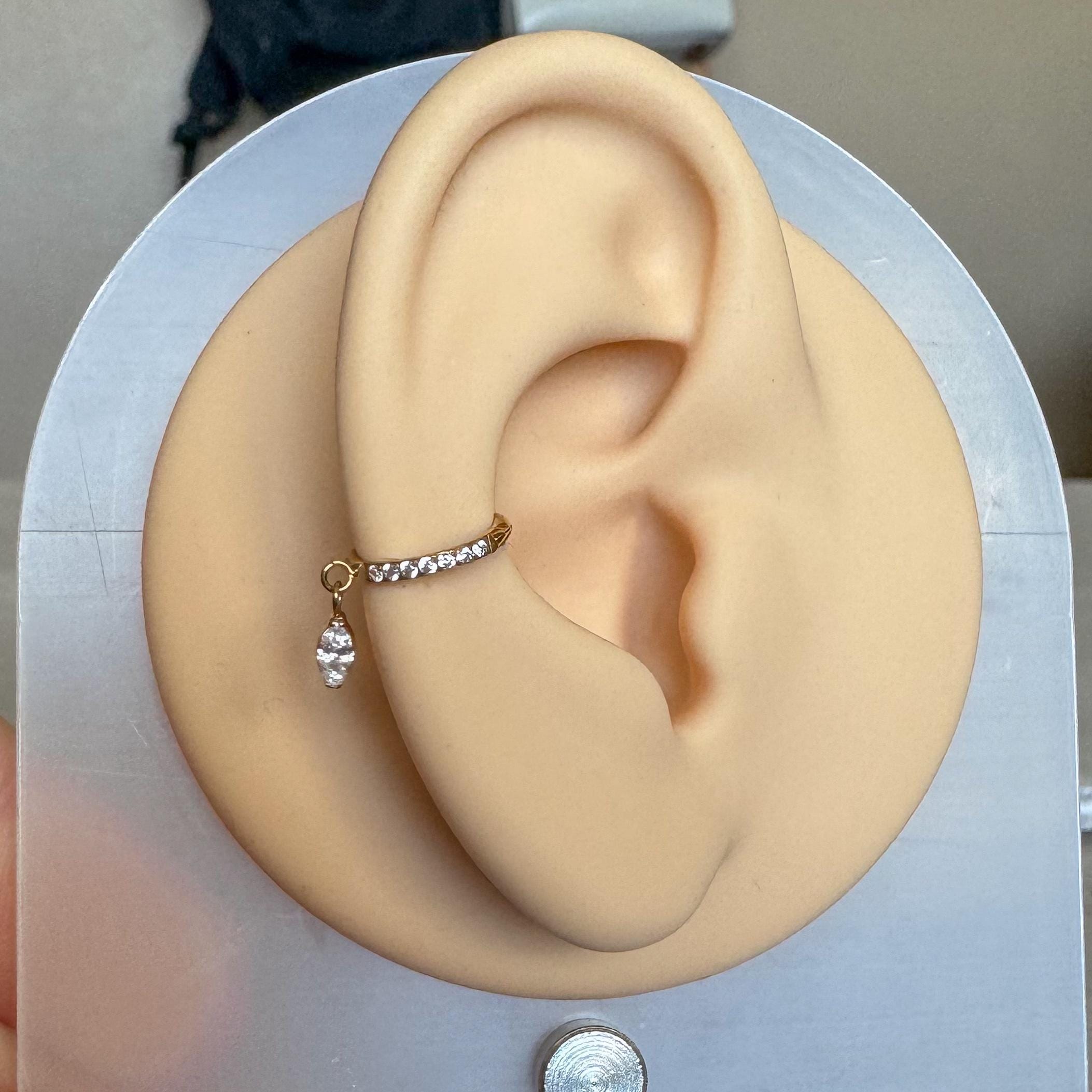 Lueur Solitaire Conch Earring-Cartilage Earring-Gold-8mm Inner Diameter-Elara Body Jewelry