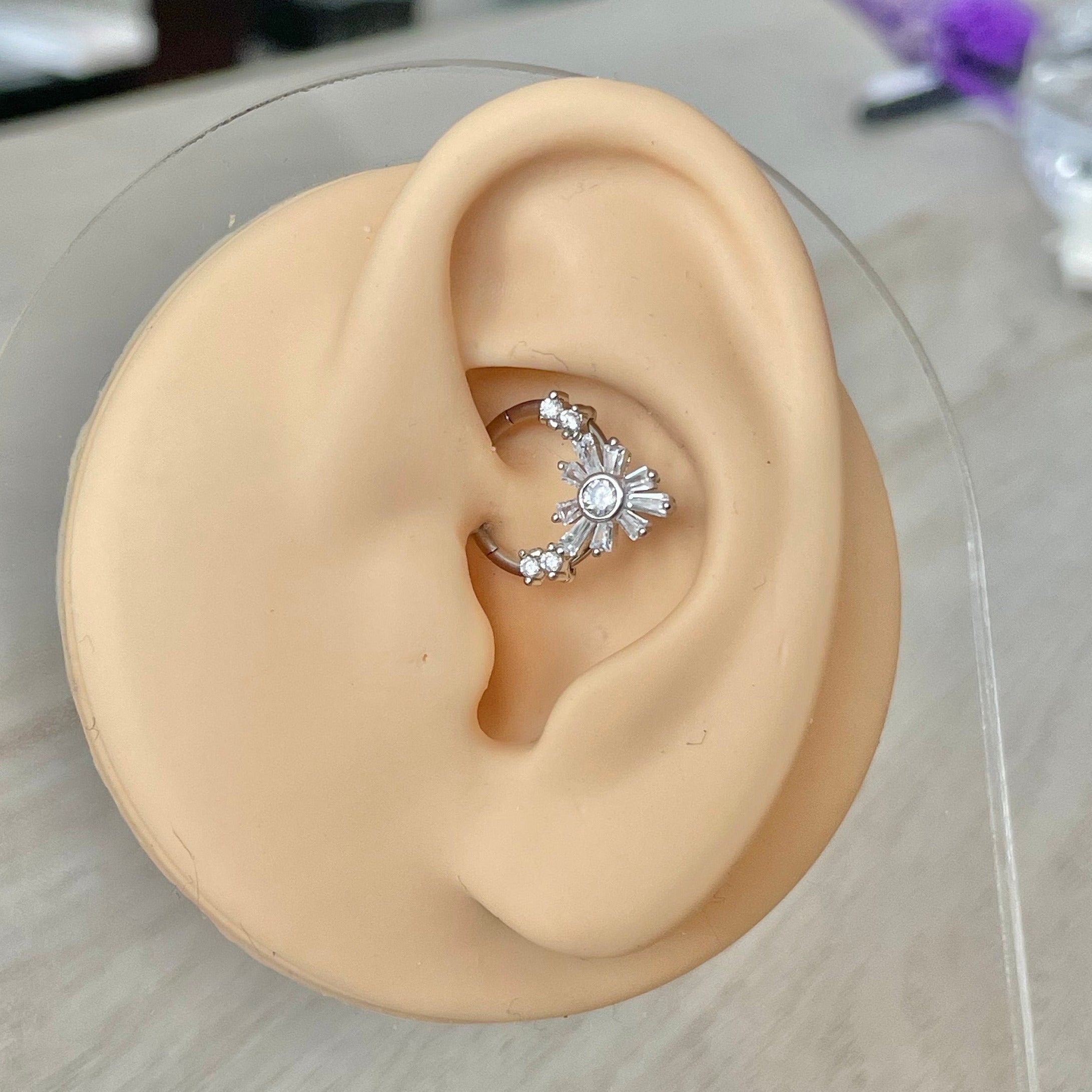 Fleure Lume Daith Earring-Daith Earring-8mm Diameter-Silver-Elara Body Jewelry
