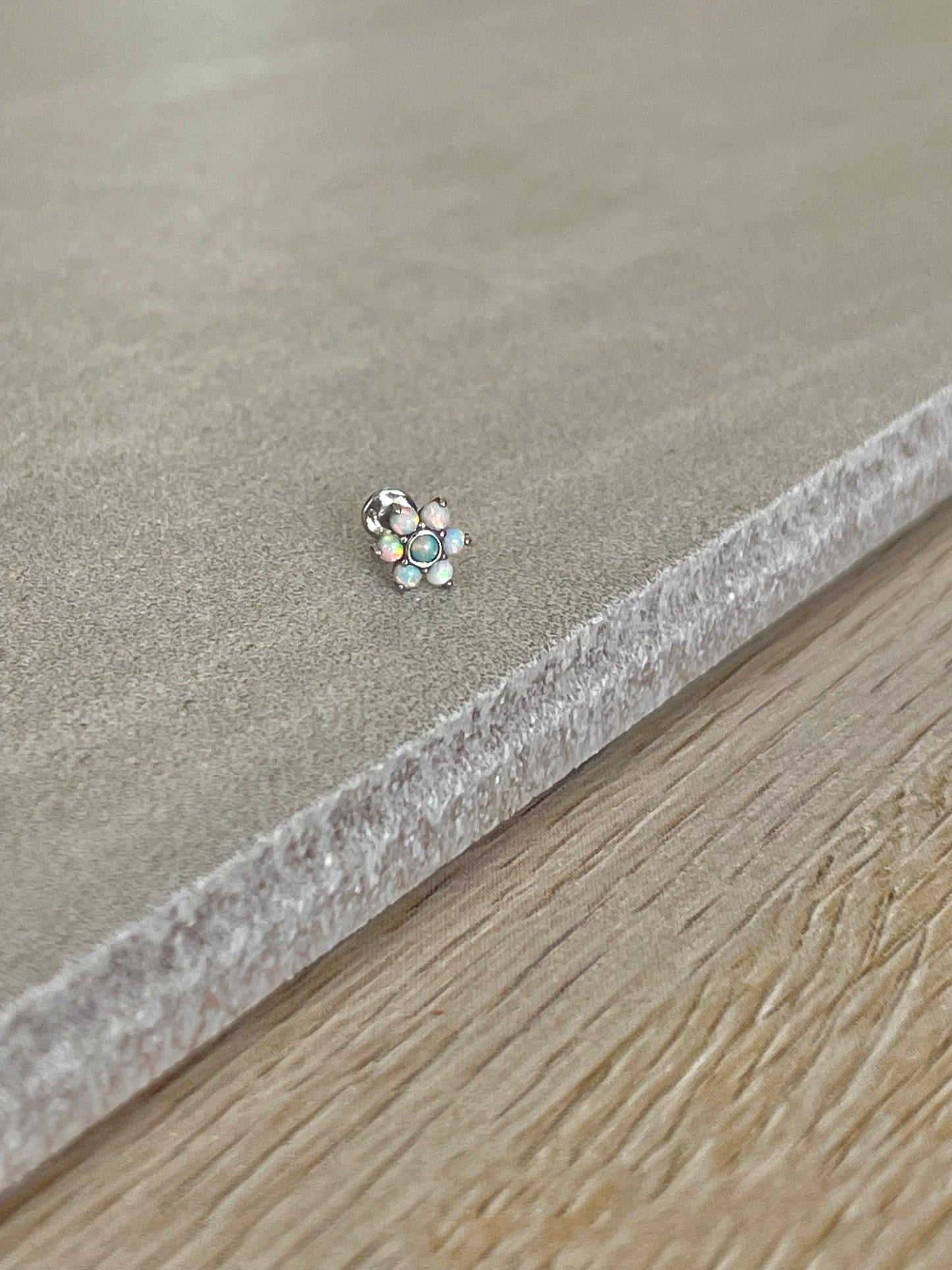 Internally Threaded Solid Gold Stud Piercing for Tragus, Conch, Helix and more. (16G 6mm 8mm)