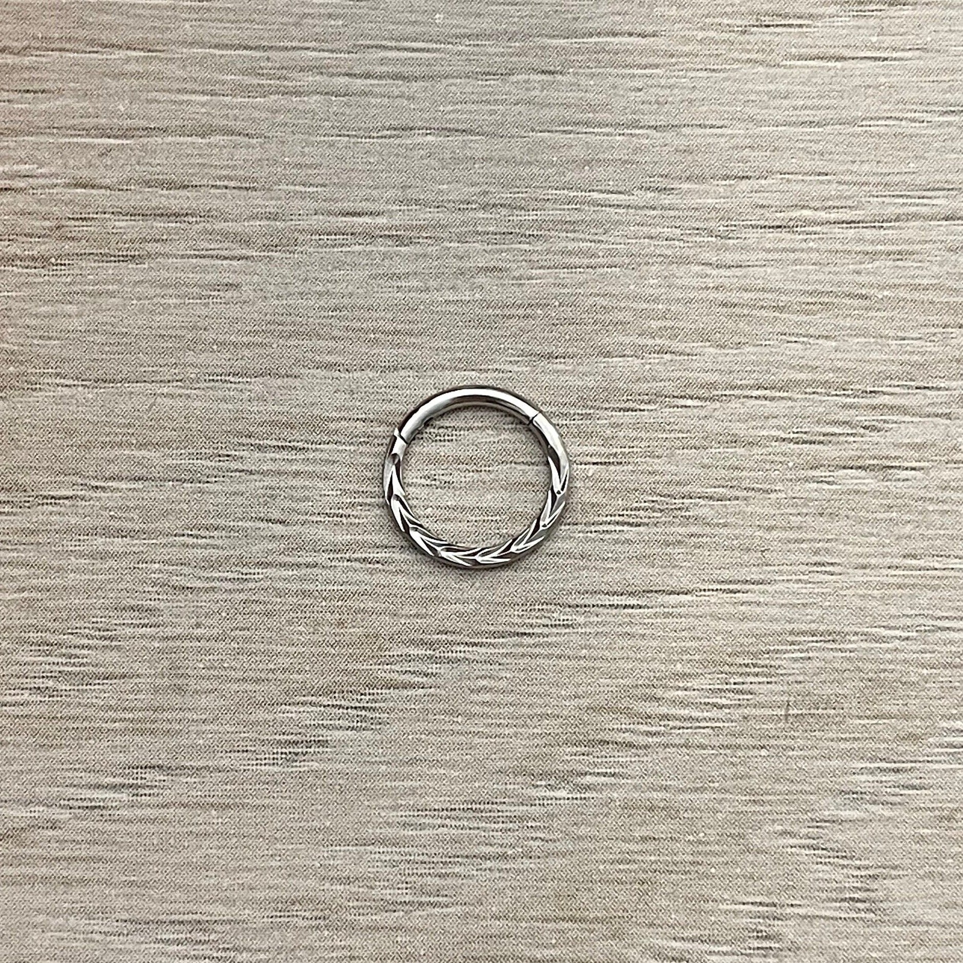 Le Minimaliste Septum Ring-Septum Ring-Elara Body Jewelry